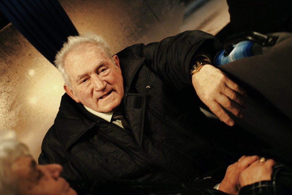 a photo